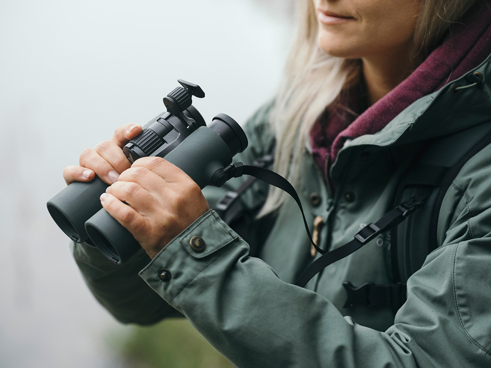 Scoping wildlife with binos