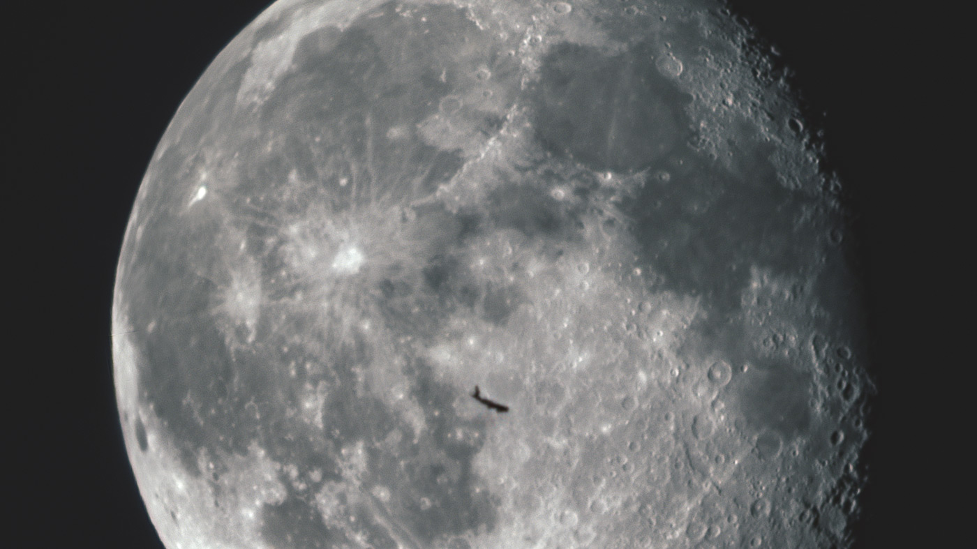 Moon plane