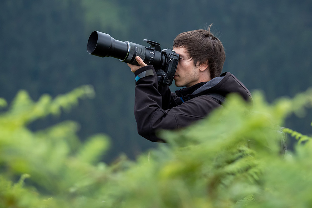 Shooting with a long zoom lens