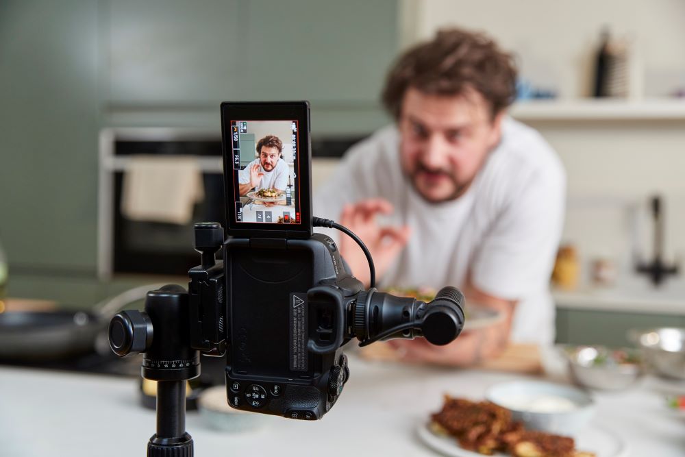 Canon camera filming food video