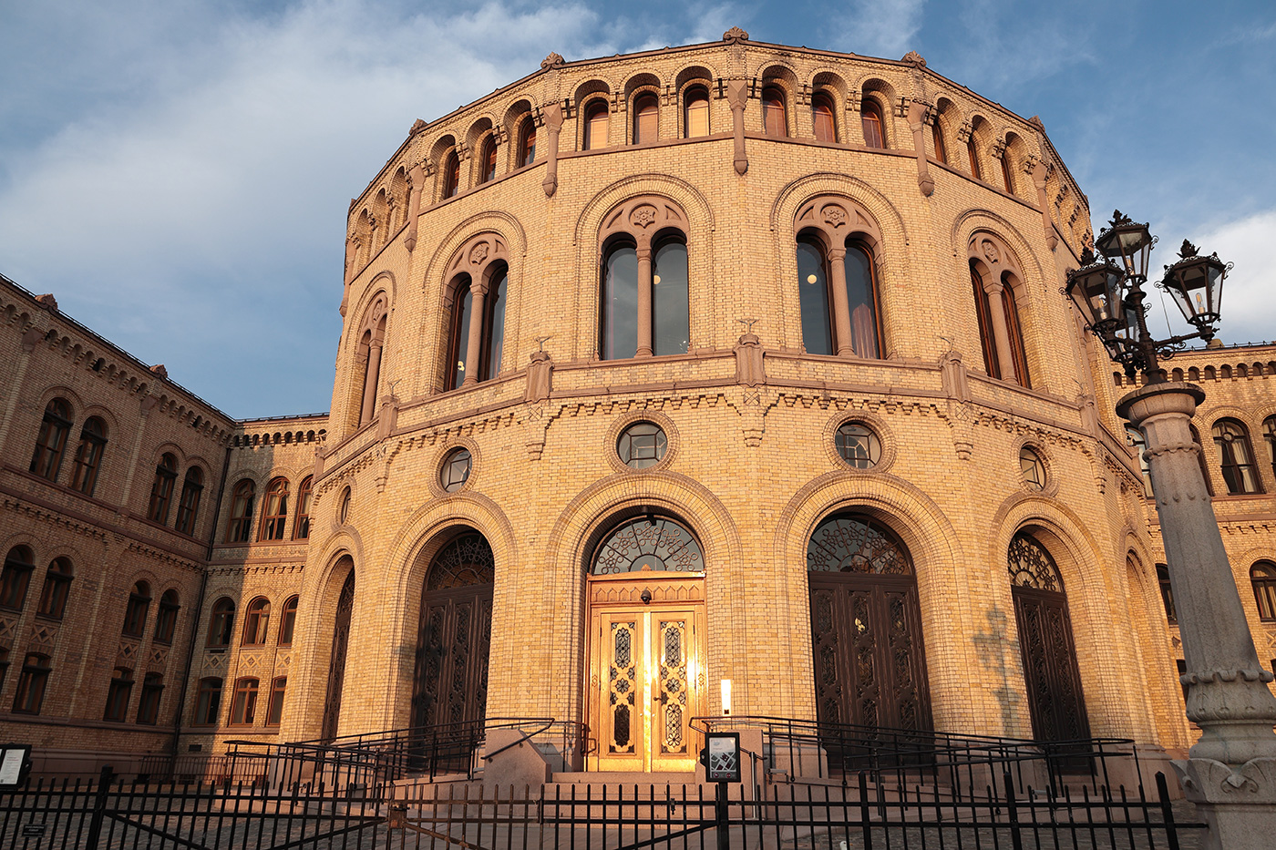 Sample image sunlit building