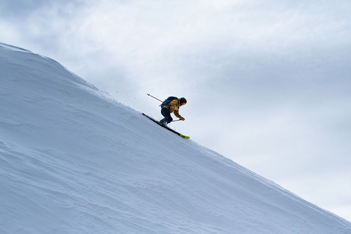 capturing shot of skiier with focus track engaged