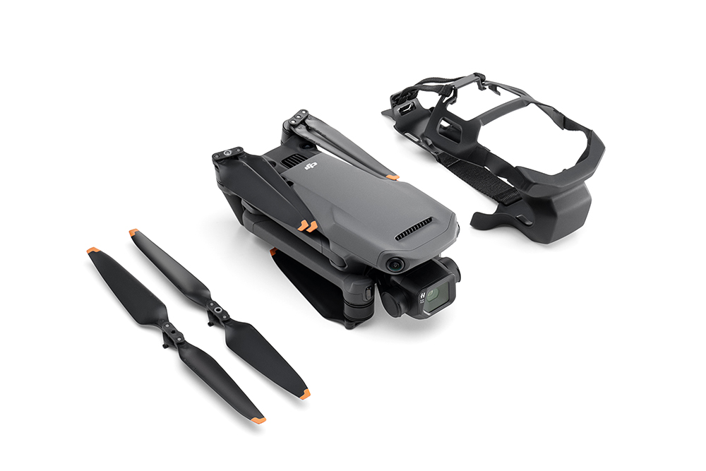 Compact foldable drone