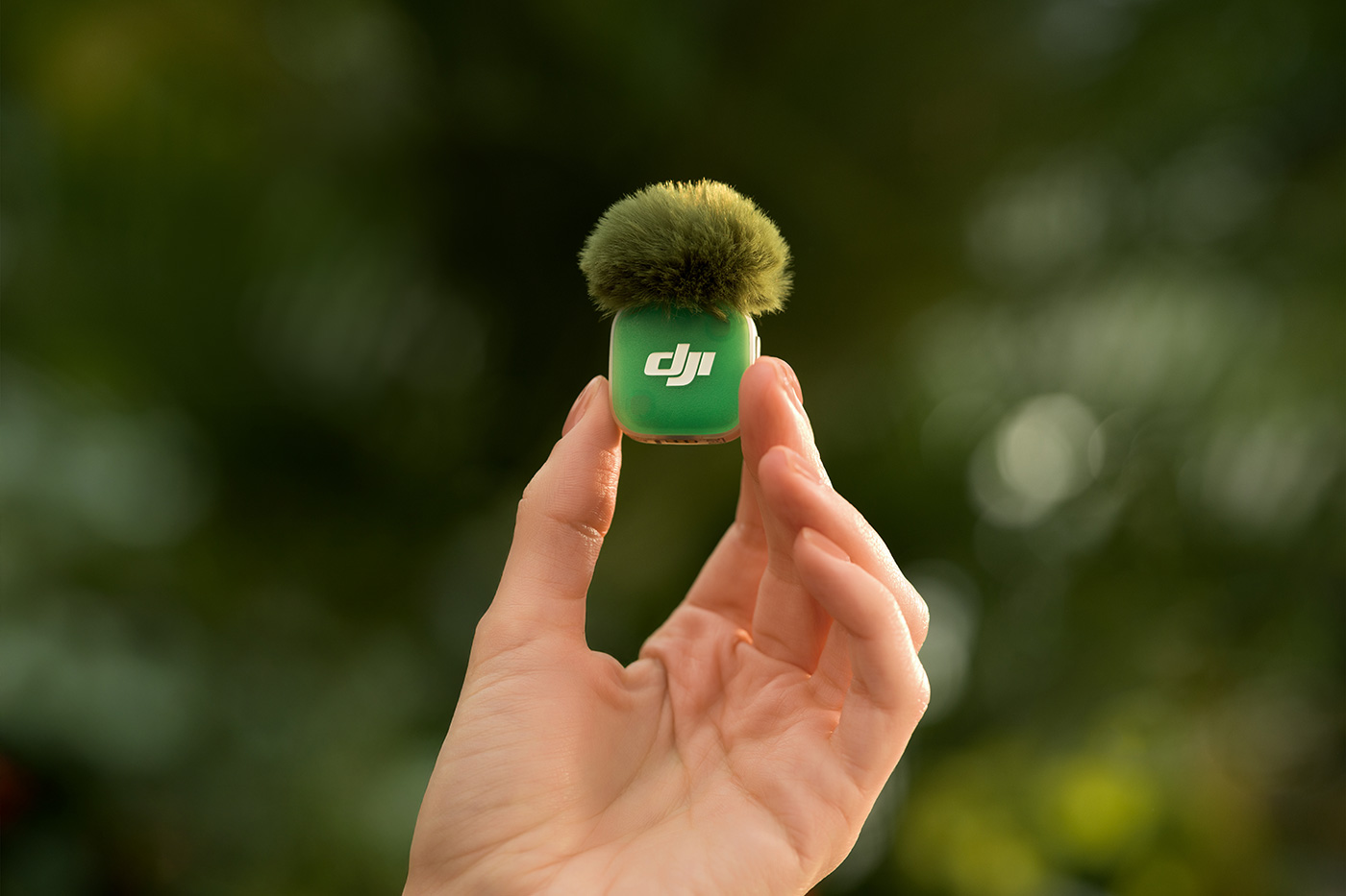 Super compact design and interchangeable cover