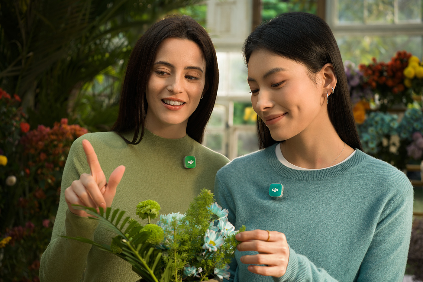 Use case with florist vlogging two channels