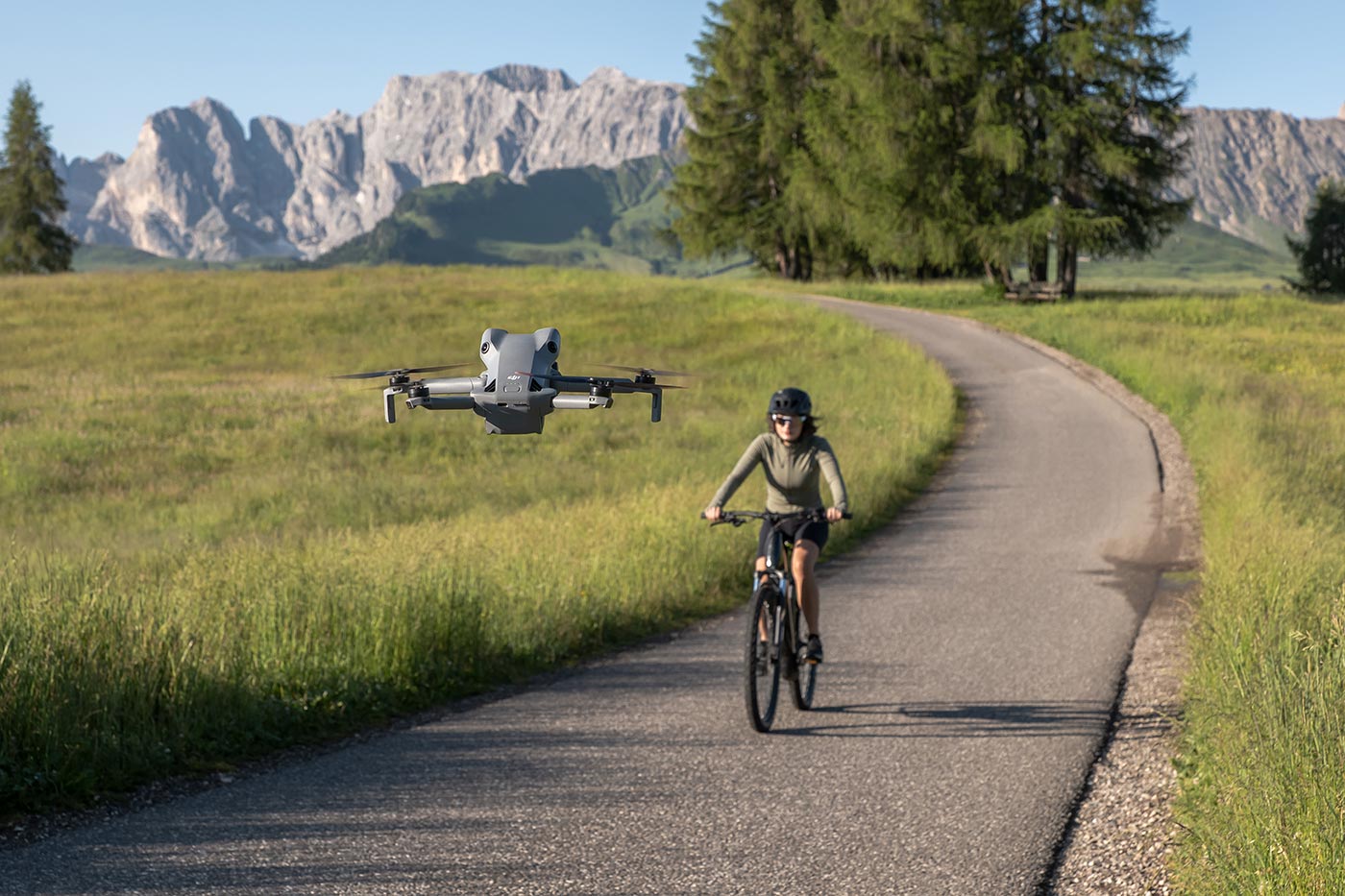 Updated ActiveTrack 360 allows for accurate tracking during cycling