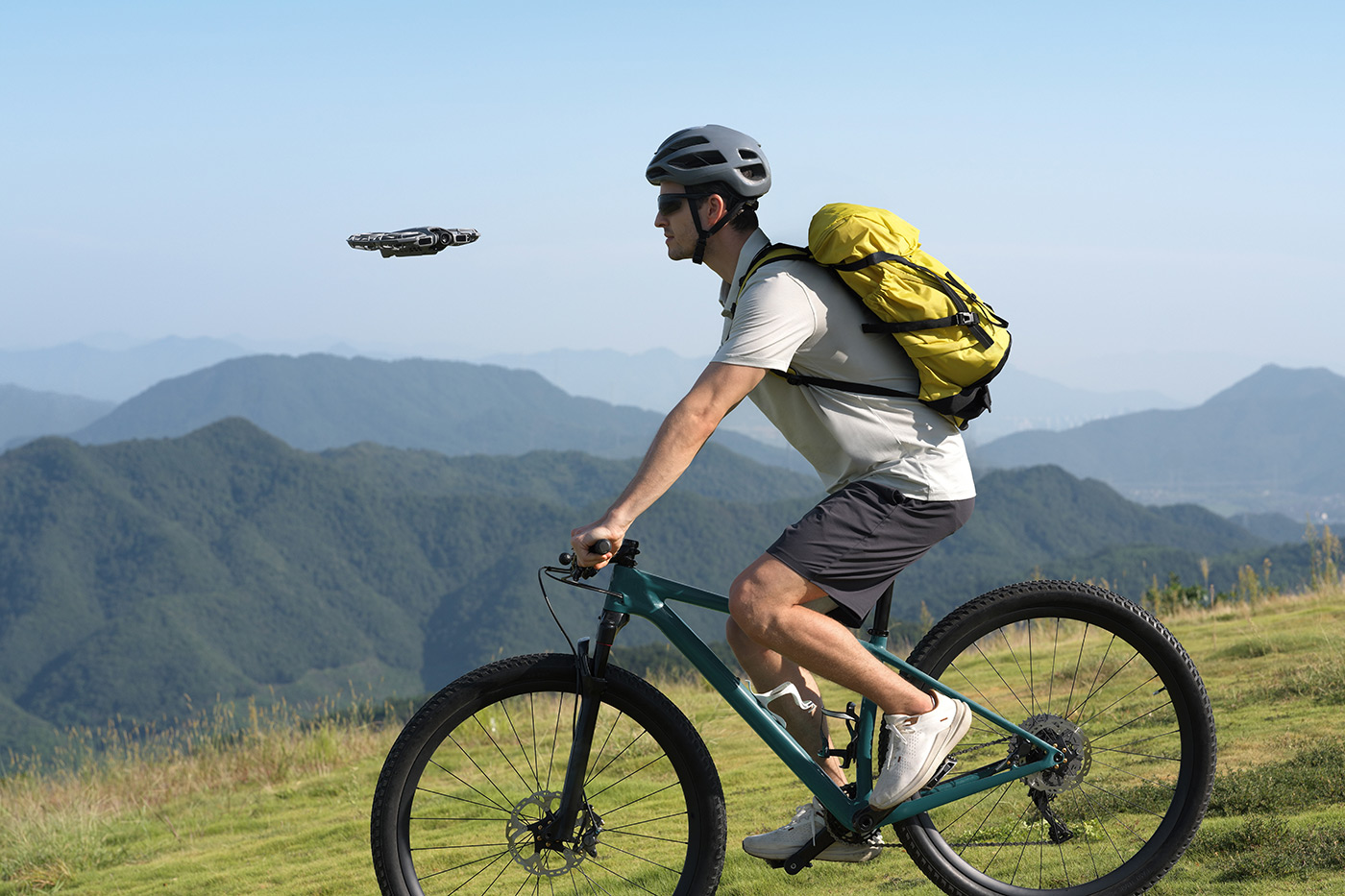 Mountain biking with the Neo 2