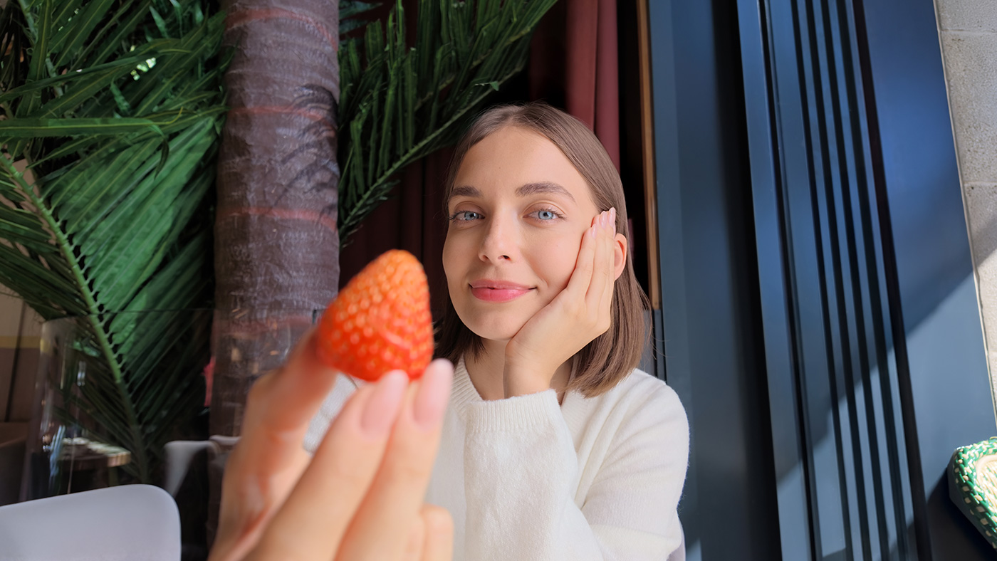 Pocket 4 sample image Vlogging @7.08mm (21mm equivalent). Camera settings: 1/350 sec. f/2. ISO 50