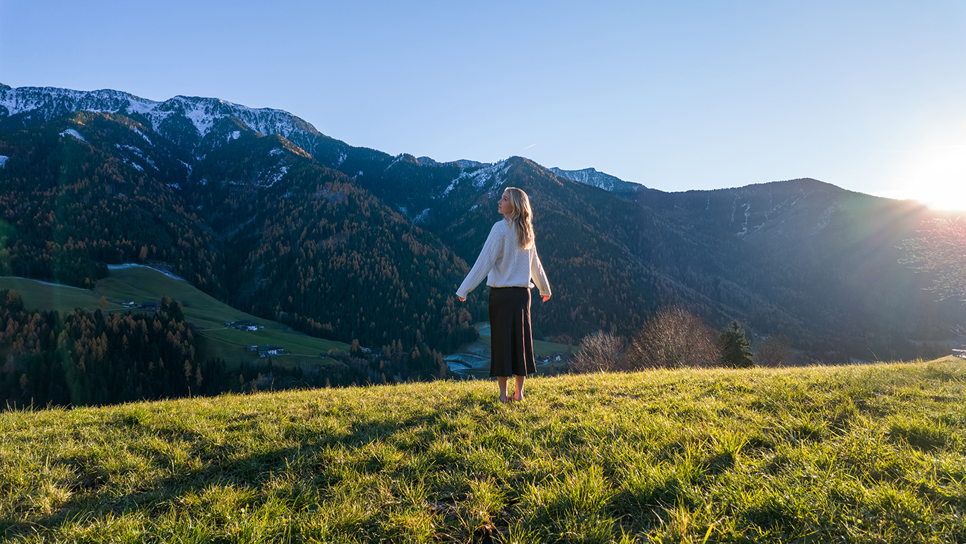 Sample 02 Hiking No EXIF data