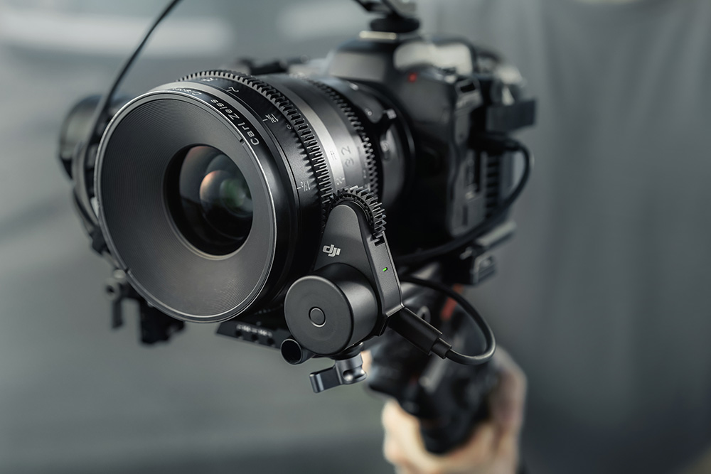 Optional follow focus setup, which can be remote controlled and programmed via SDK
