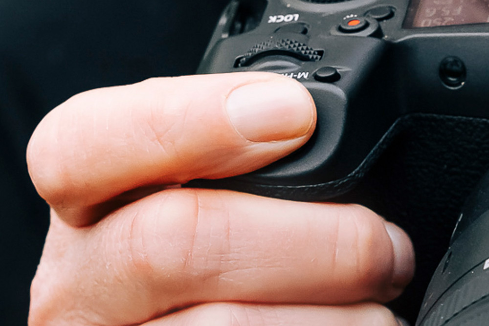 Half press of the shutter button to gain AF focus