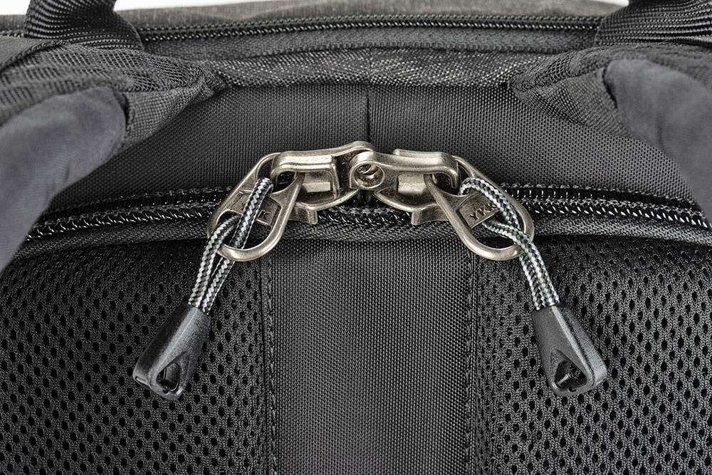 Travel-friendly zips with lock holes