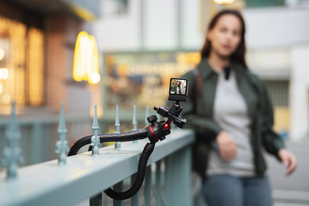 Vlogging with DJI Action camera using mini tripod support