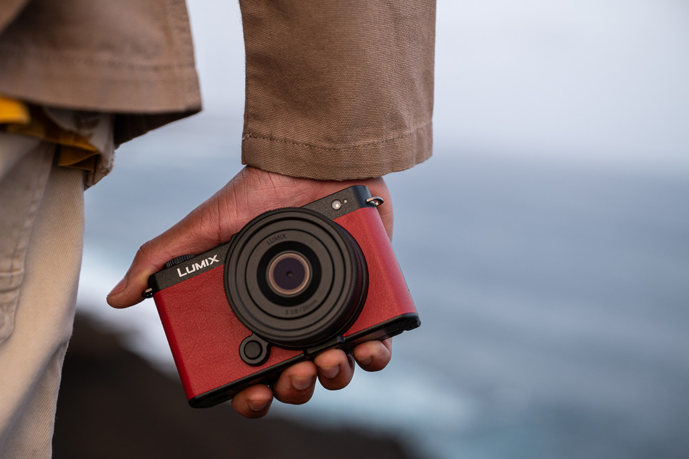 An all-new flat design inspired by rangefinder styled camera bodies