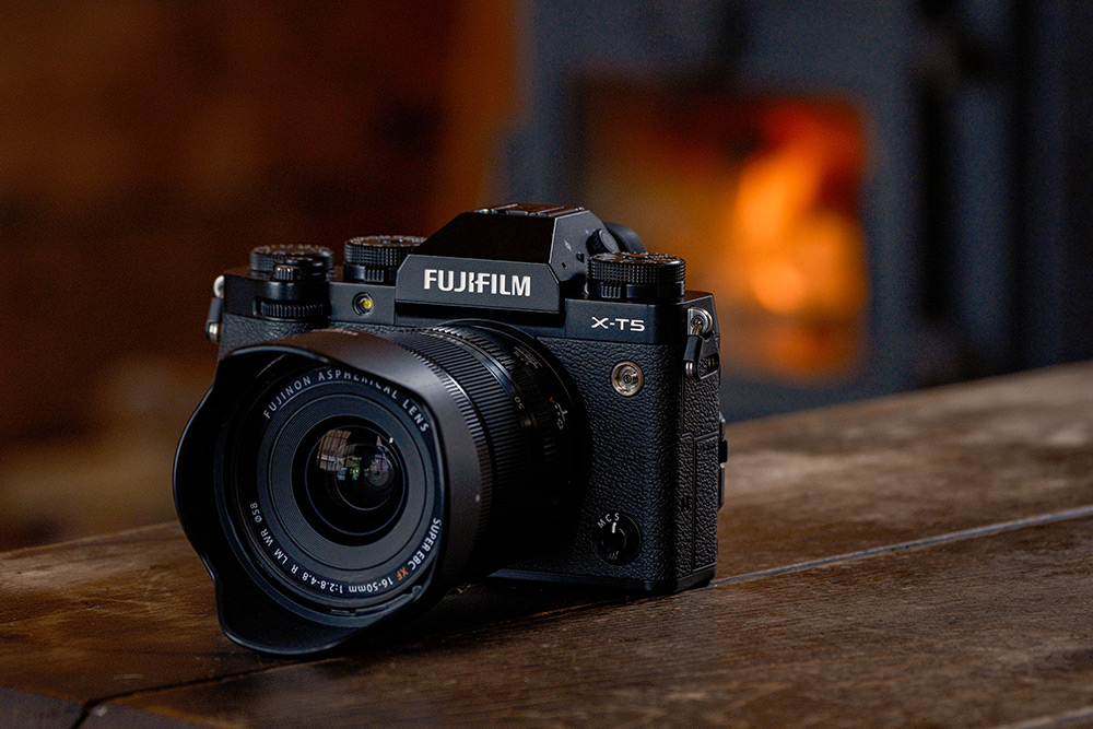 Fujifilm X-T5 camera body with new zoom lens