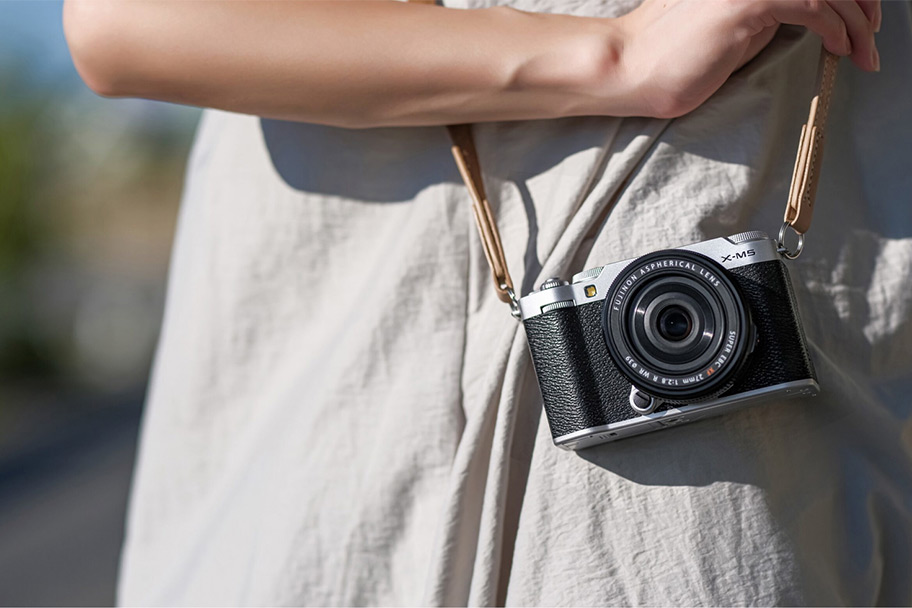 Fujifilm X-M5 Camera With XC 35mm F/2 Lens Kit Black