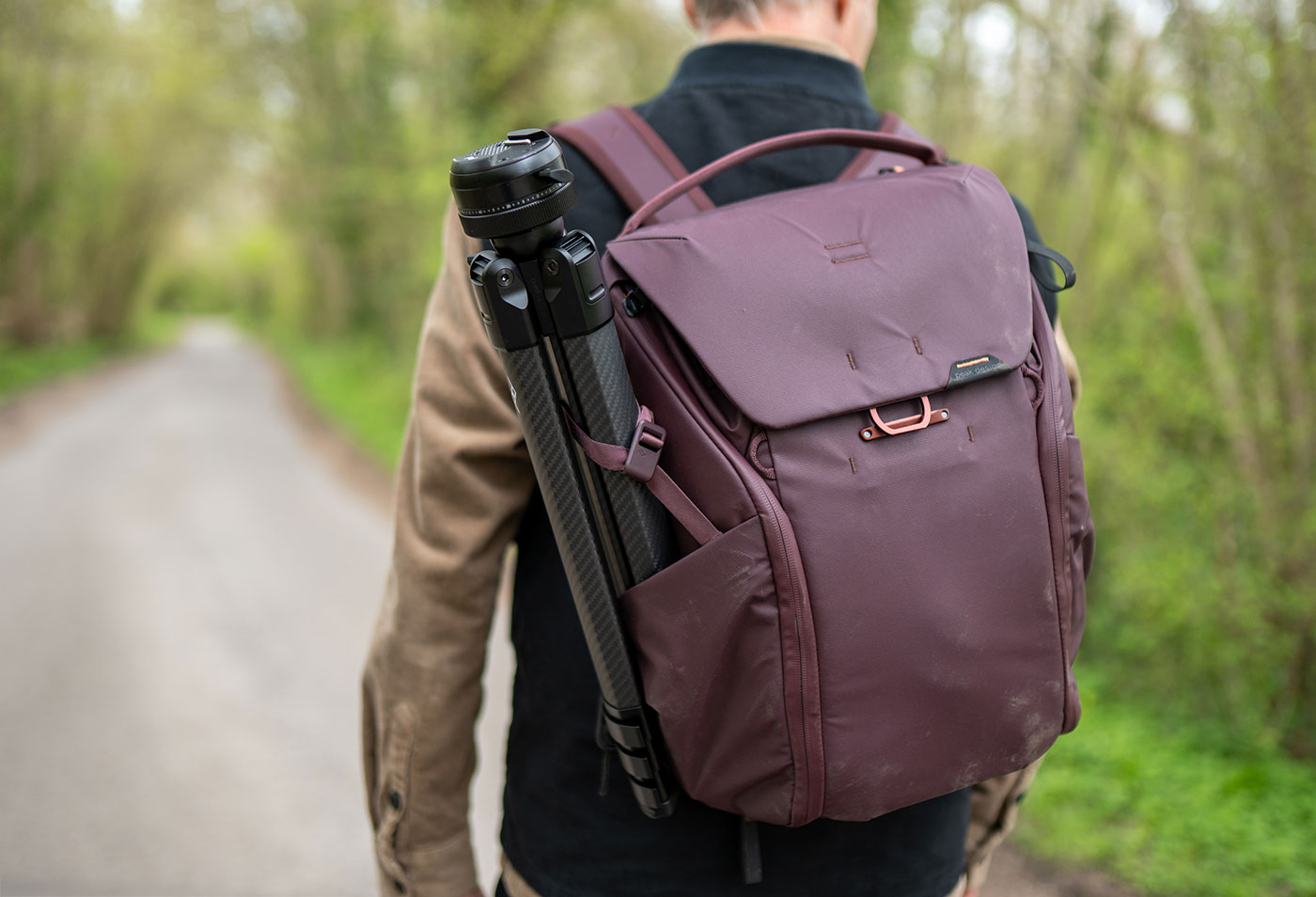 Hiking with the Pro Lite in the Everyday Backpack 20L pocket