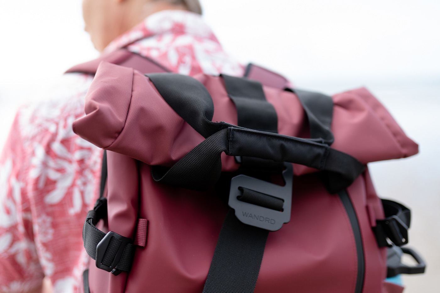 Close-up of the new metal clasp and tote handles