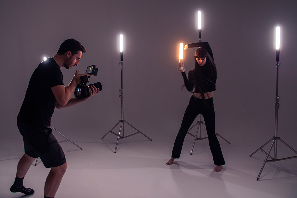 Filming a sequence with multiple video lights