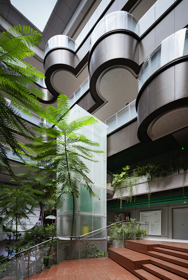 Example of architectural interior no Exif data