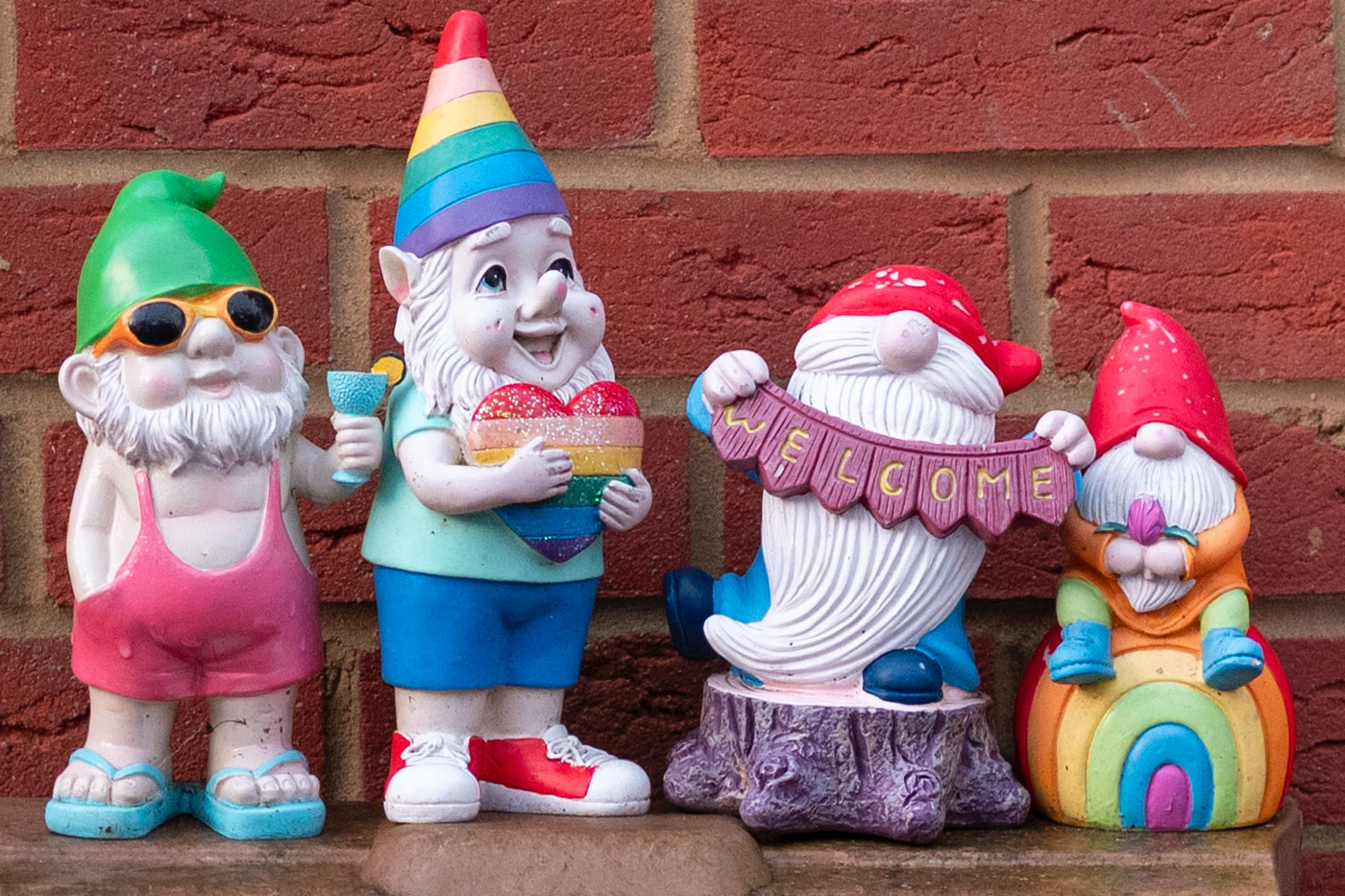 100 percent crop from gnomes image earlier, look at the sharpness and detail at f/2.8