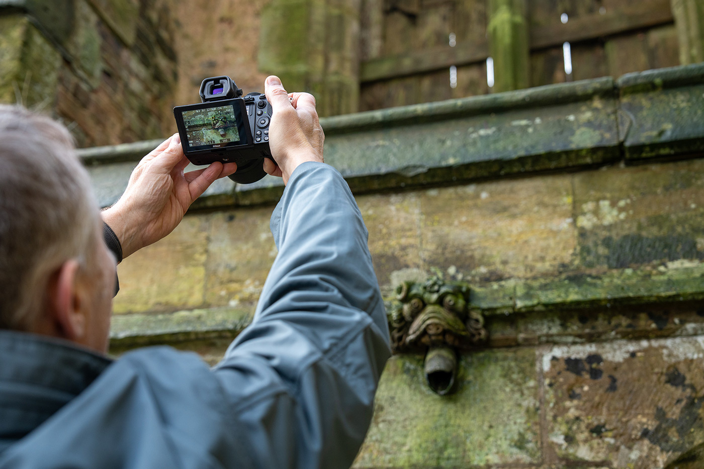 Capturing difficult angles with the Nikon Z5 screen