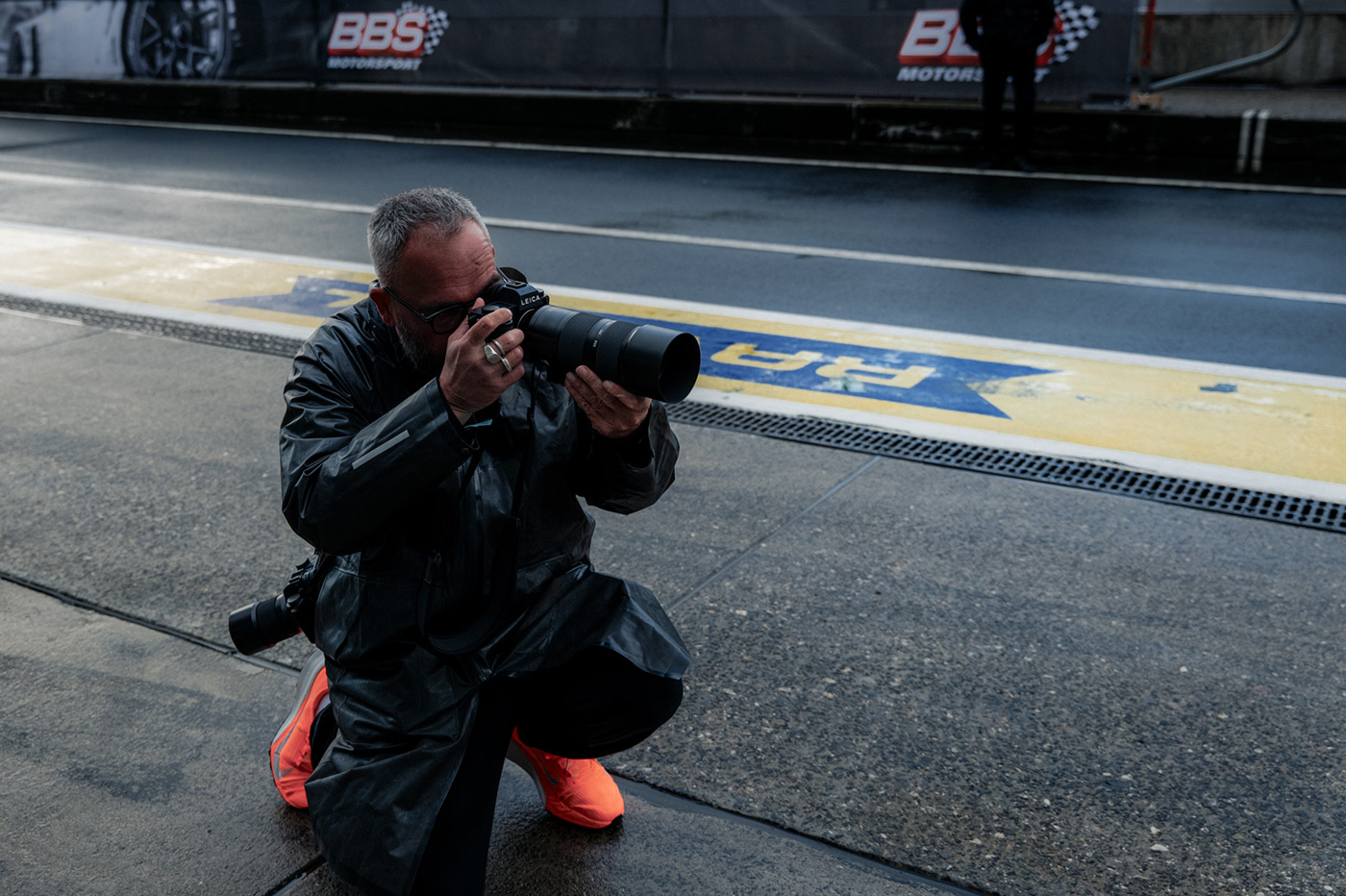 Photographinig racing event