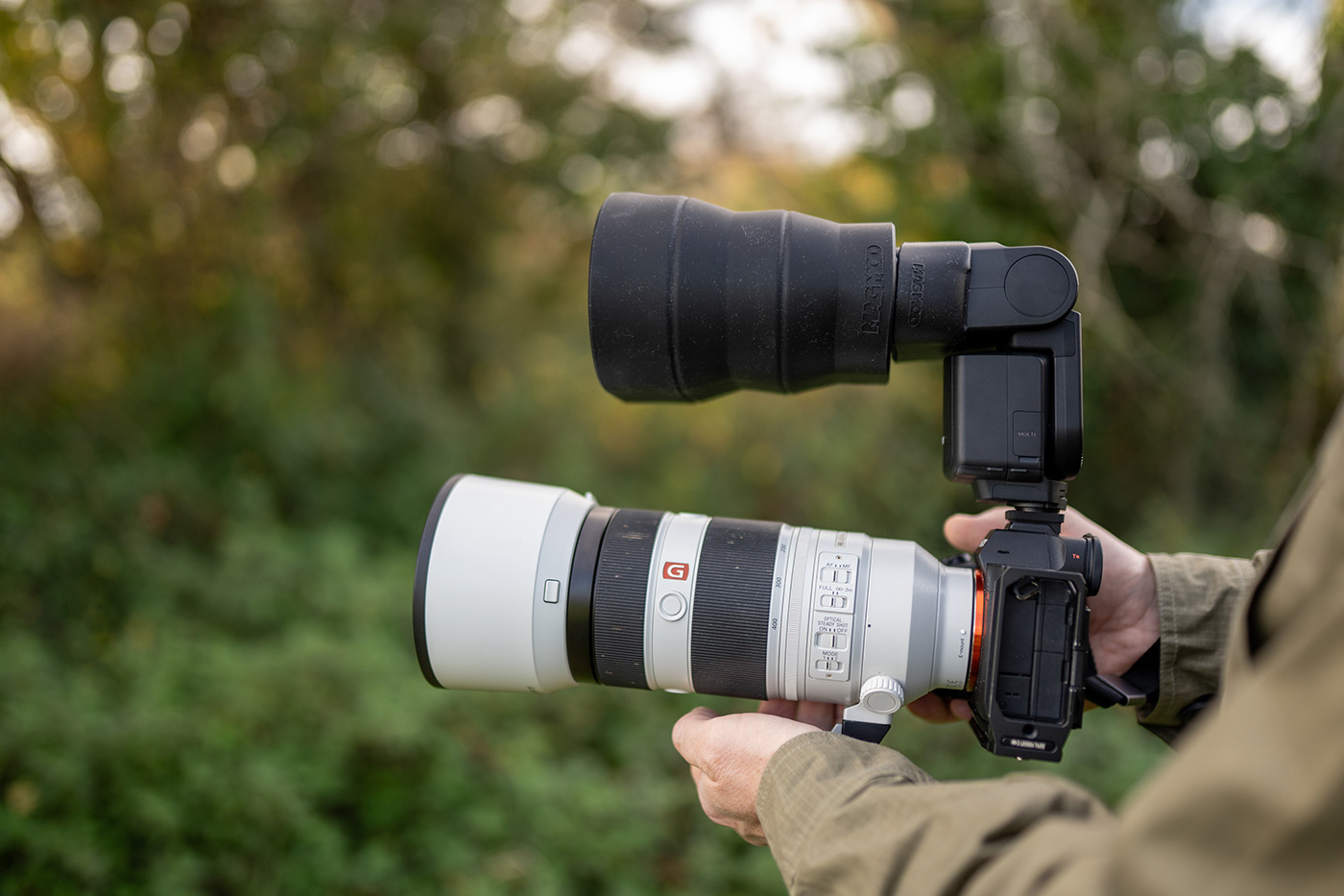 Showing magmod mounted on Sony Flash with 100-400mm lens