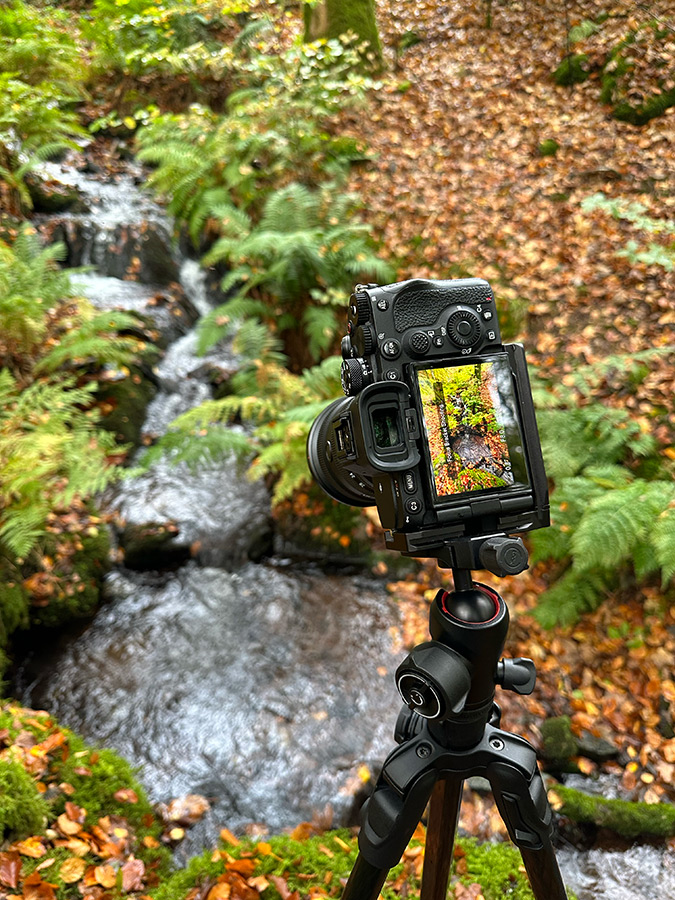 Capturing landscape images with the compact legs and head kit