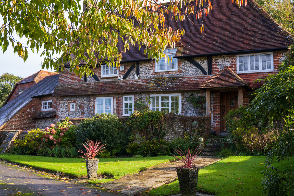 Old house captured with the Nikon Z7 II handheld