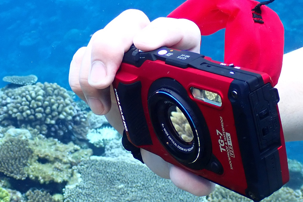 Shooting underwater with the waterproof TG-7