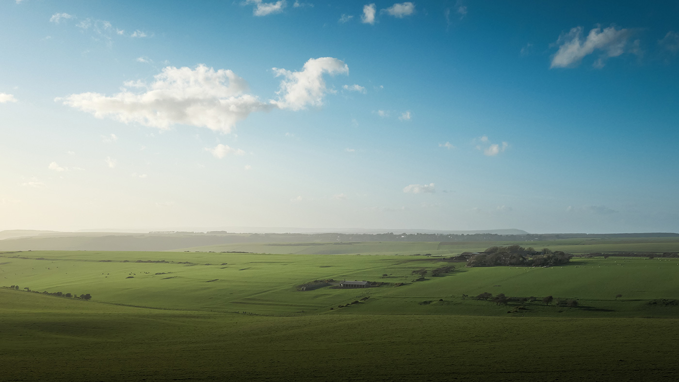 Sample 02 landscape @14mm (38mm in full-frame equivalent). Camera settings: 1/800 sec. f/6.3. ISO 200