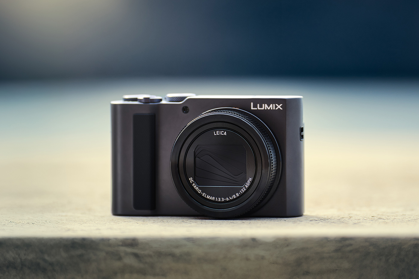 Pretty compact camera with a superzoom!