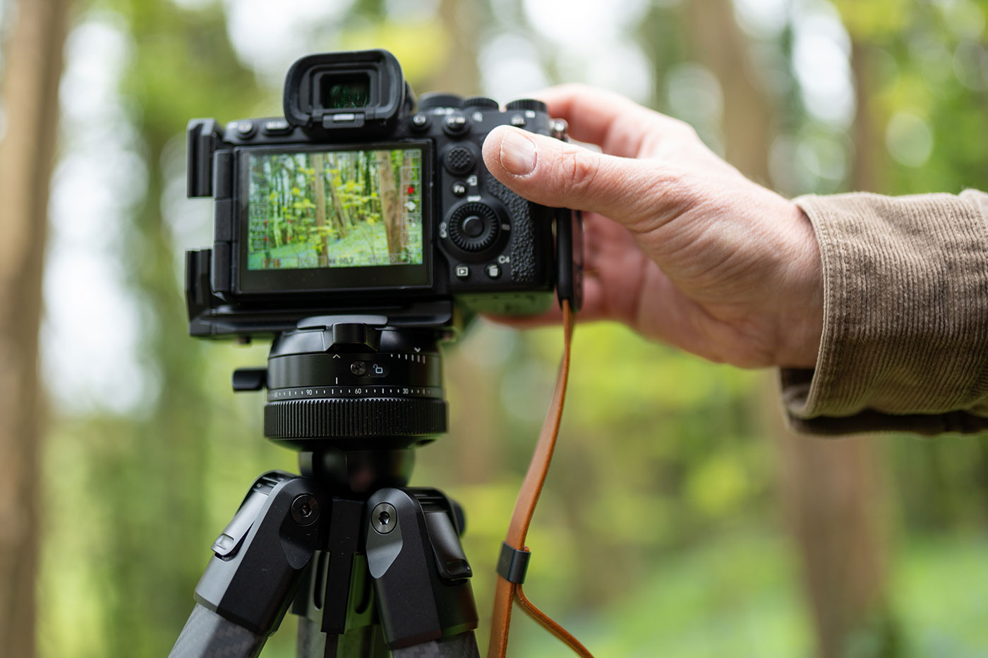 Leaving the Cuff attached to the camera while shooting on a tripod