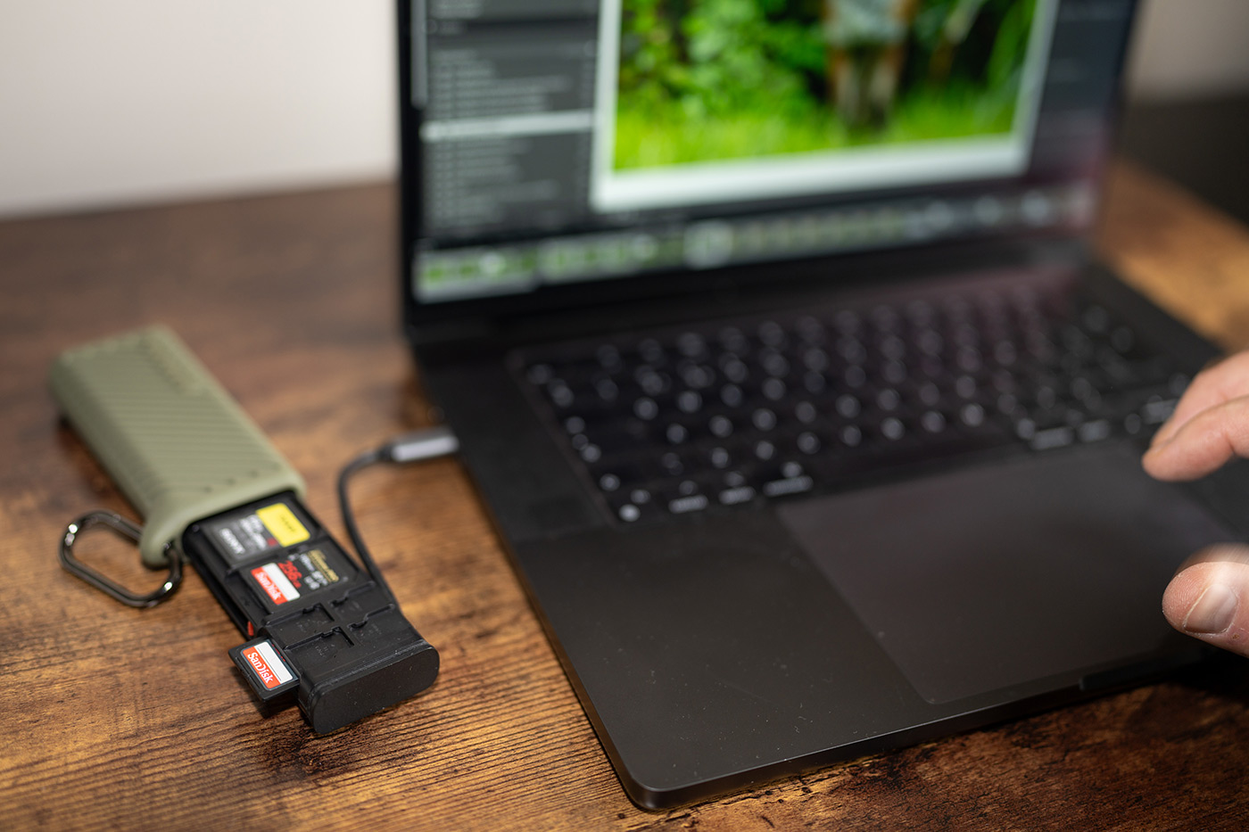 Importing images with the card reader