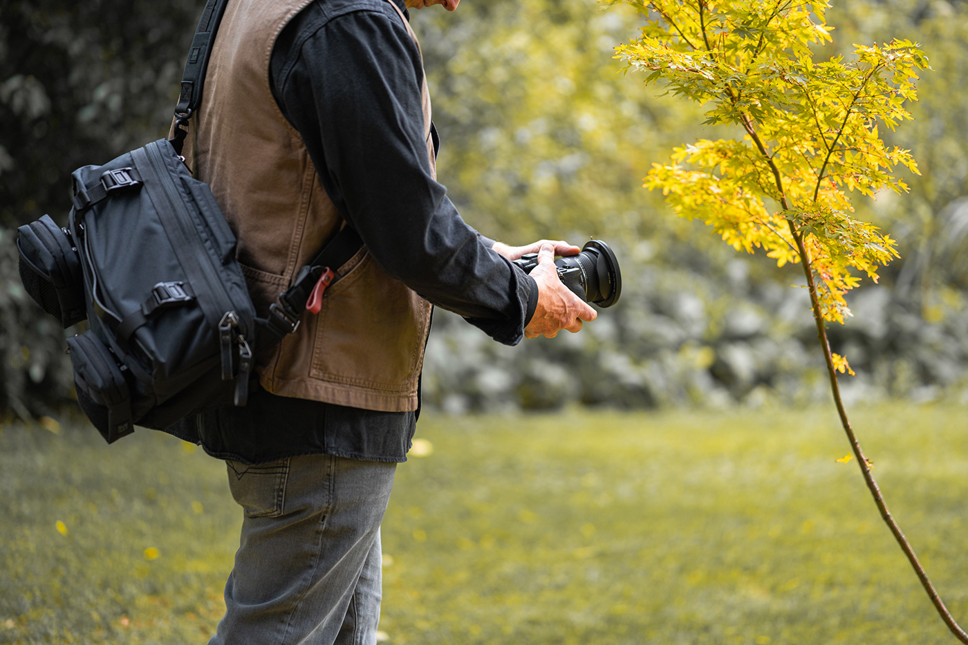 Shooting close to the subject thanks to a close minimum focus  distance