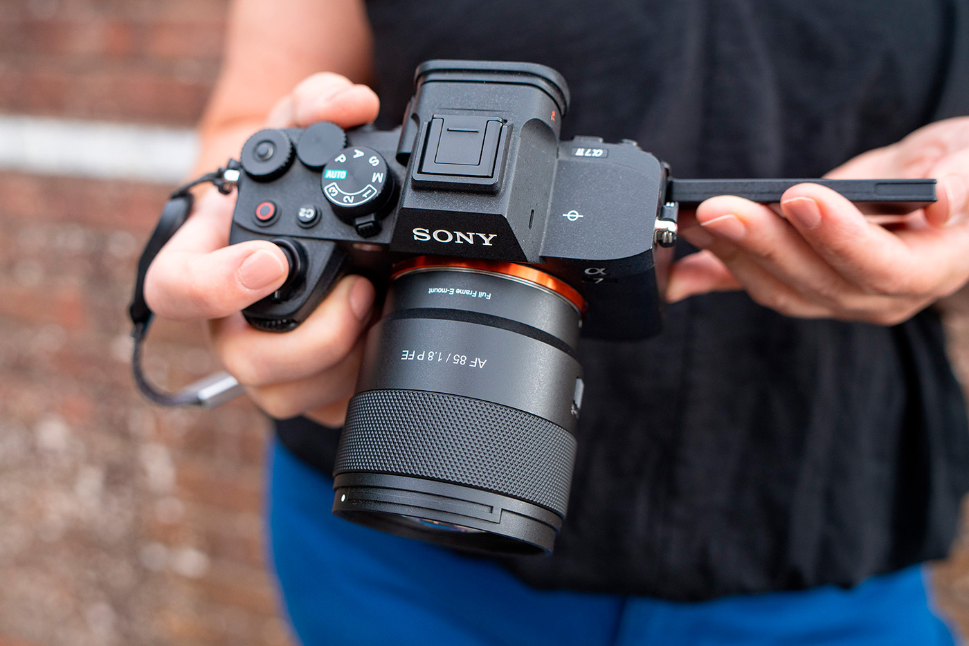 New Samyang AF 85mm F/1.8 P FE on the Sony A7 IV camera