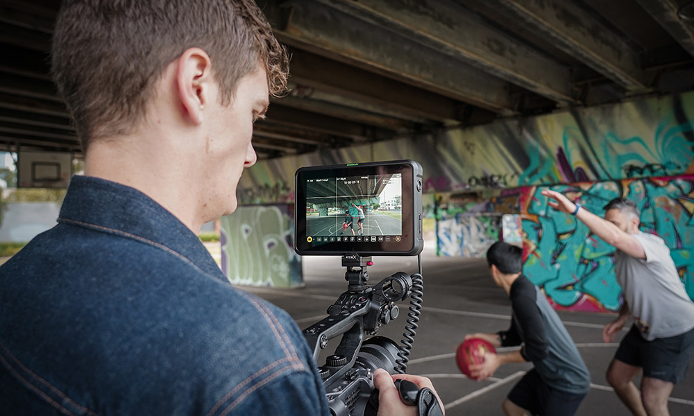 Large 7-inch screen for running and gunning