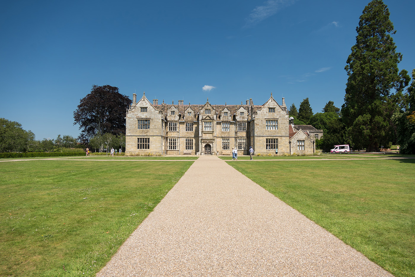 Sample 10 Stately Home @16mm Camera settings: 1/400 sec. f/6.3. ISO 250