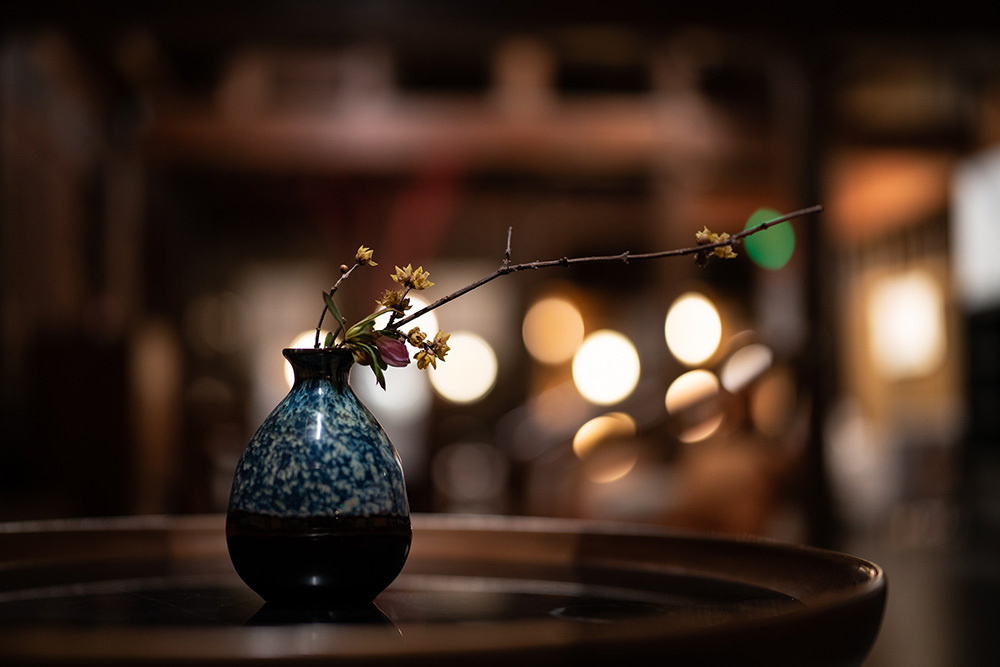 Still life sample  ©Xiao-Ting-Wu captured with Sony A7R III. Camera settings: Exposure 1/20 sec. f/1.2. ISO 640