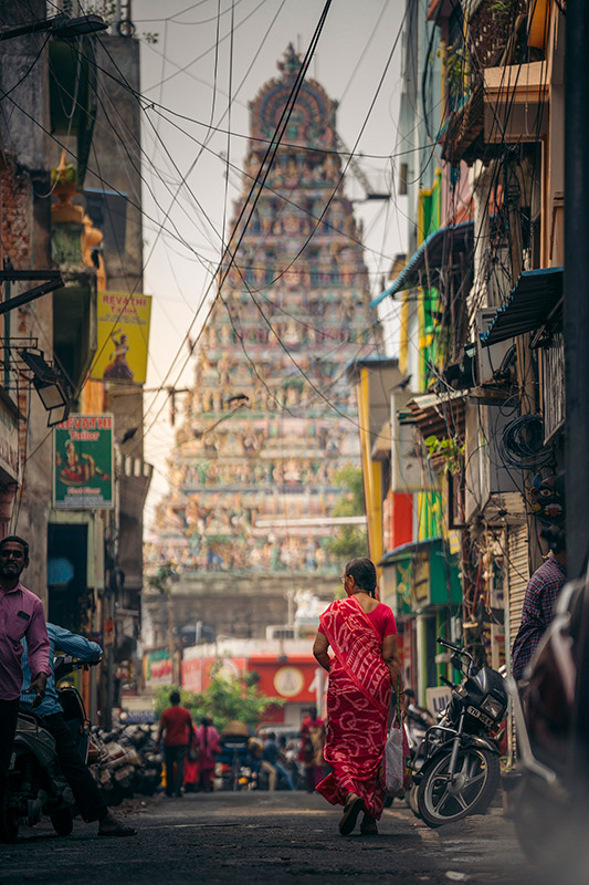 Sample 07 Streets ©Basith Paykat captured with Sony A7R IV @70mm. Camera settings: 1/6400 sec. f/2.8. ISO 250