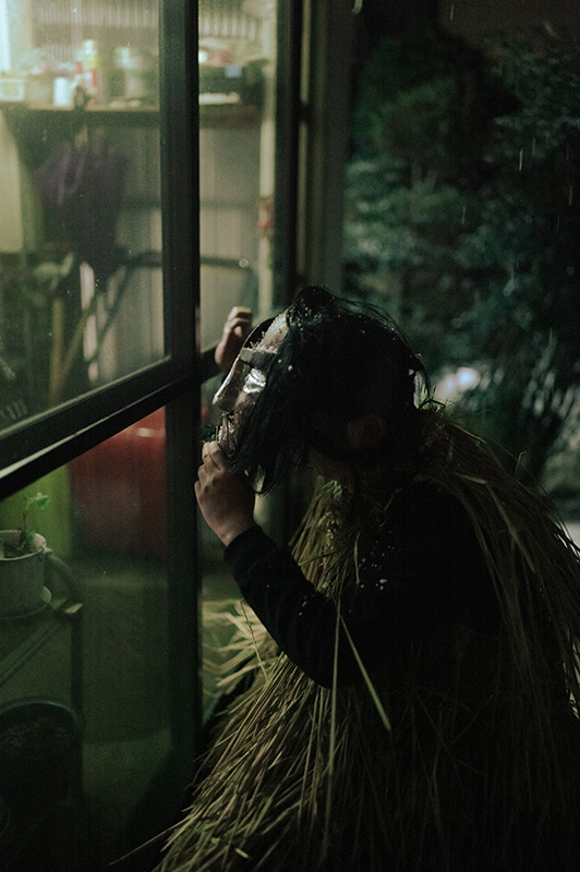 Sample 01 Yuichiro Fujishiro. Sigma 35mm f/1.2 DG II Art with Sigma Fp L. Camera settings: 1/100 sec. f/1.2. ISO 4000