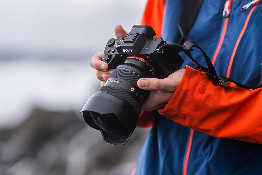 In the hand, the brand new Sony a7R V with Albert Dross
