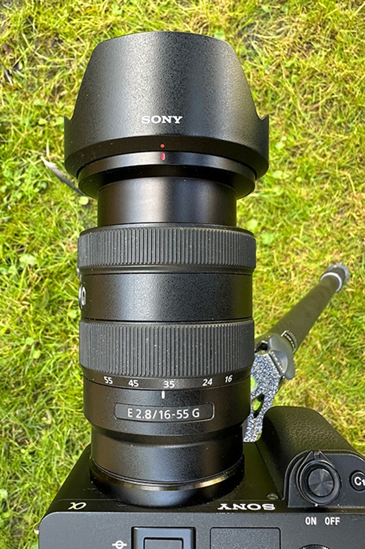 Lens mounted on camera showing fully zoomed in design
