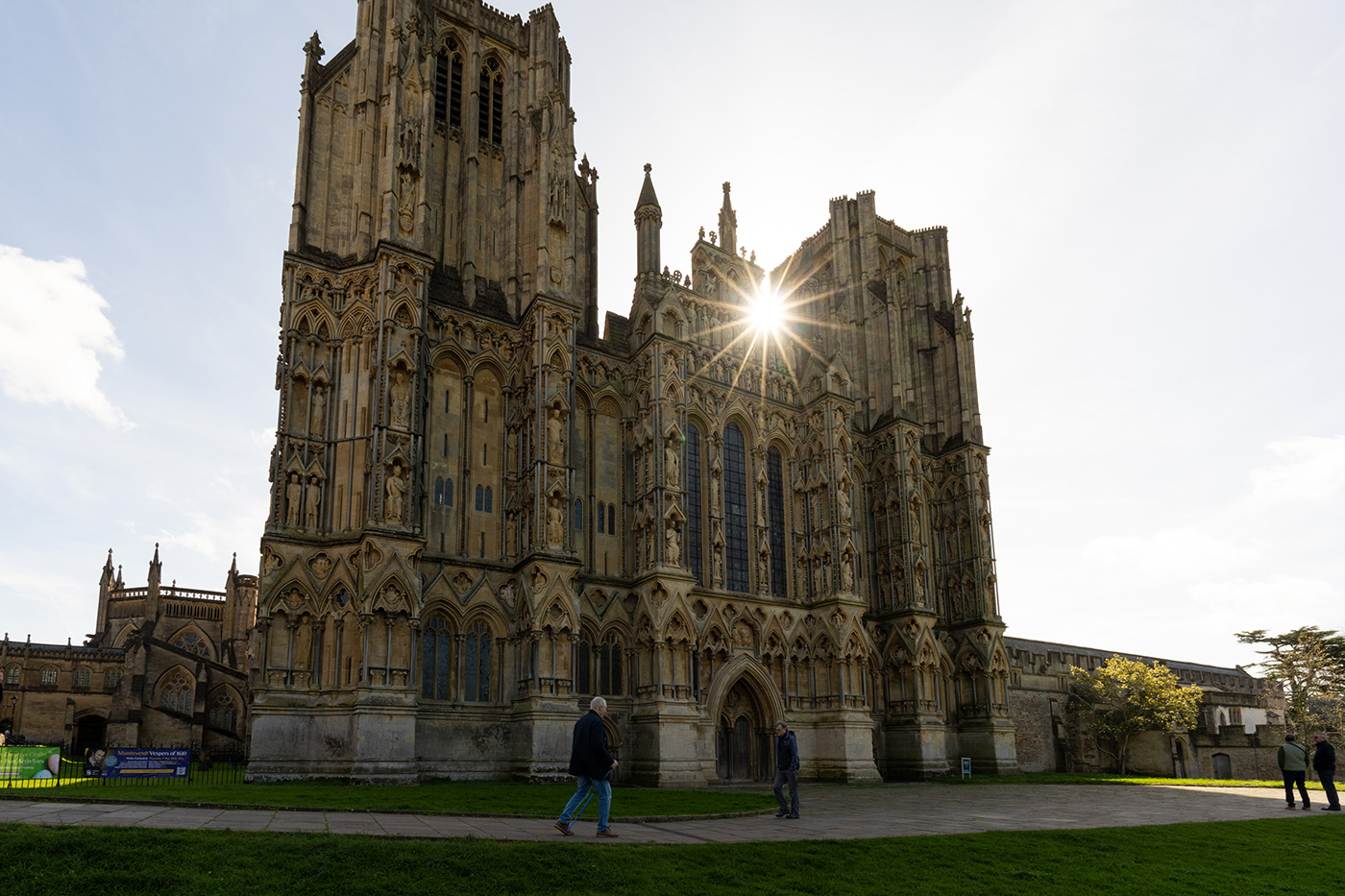 Sample 03 @18 mm. Camera settings: f/14. 1/250 sec. ISO 1/400