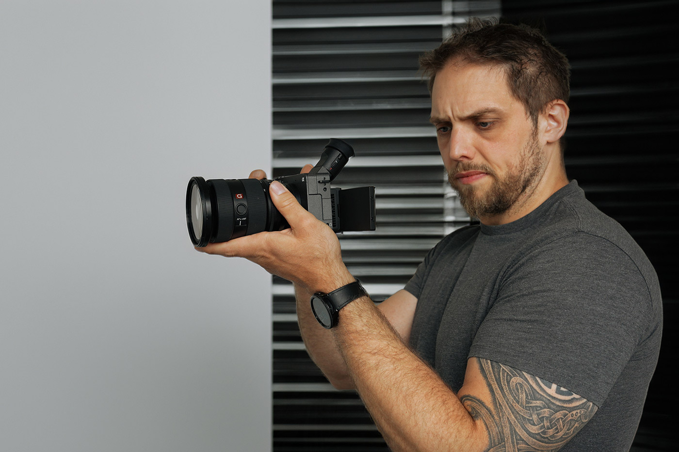 Shooting with the FX2 LCD screen