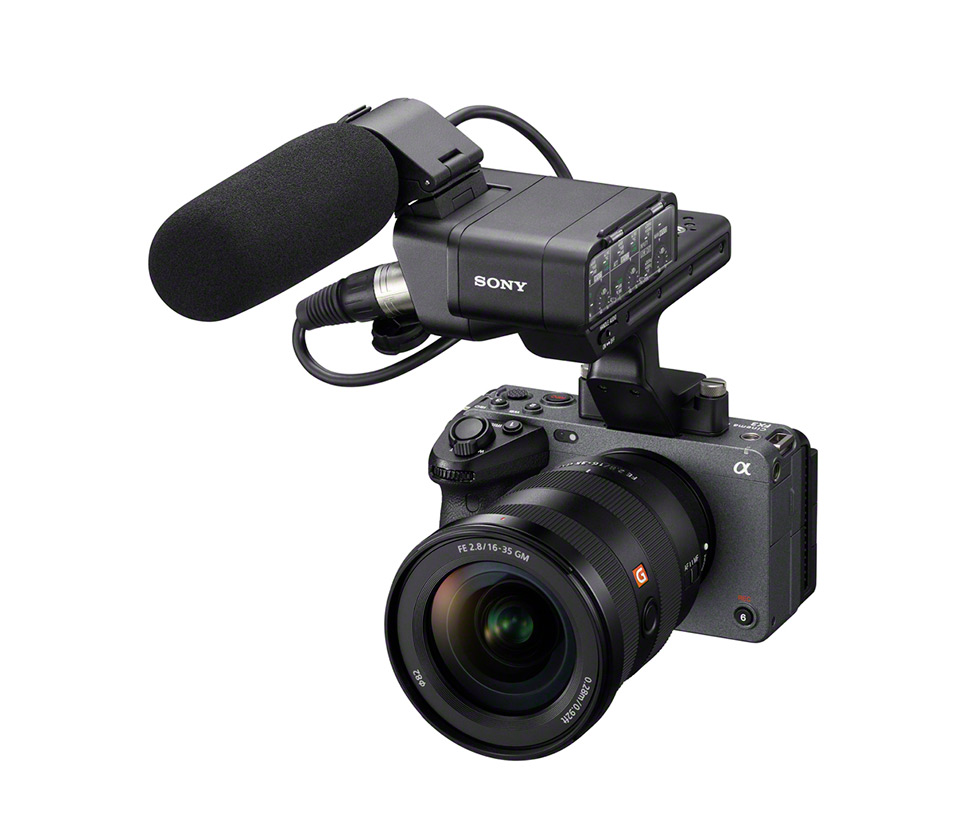 Showing XLR mic input from removable carry handle