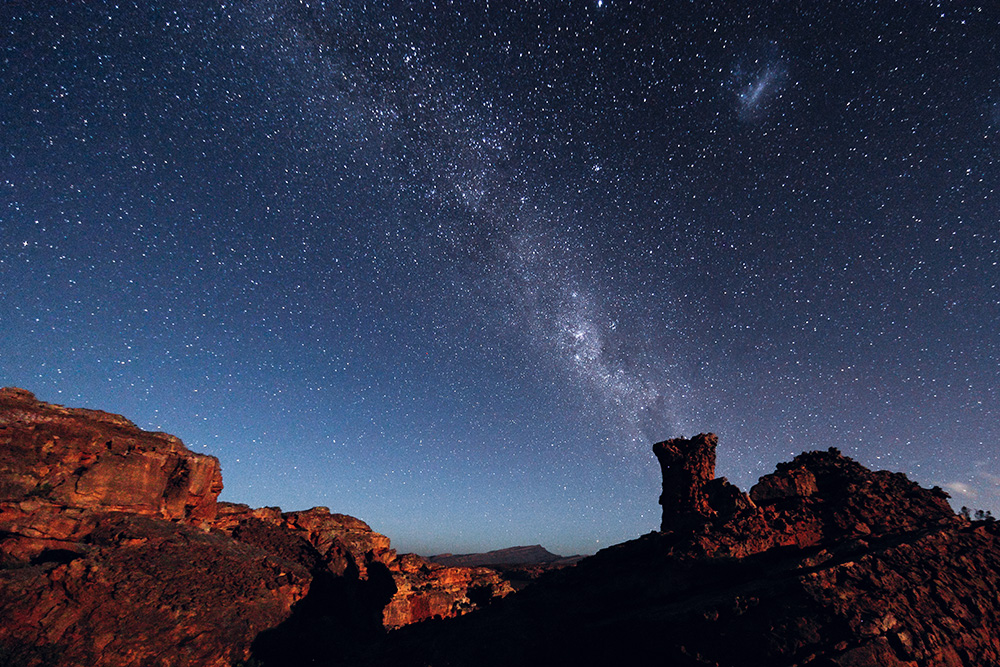 Epic night photography with perfectly sharp stars