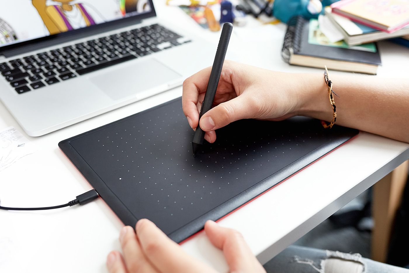 Drawing on a graphics tablet with Mac computer