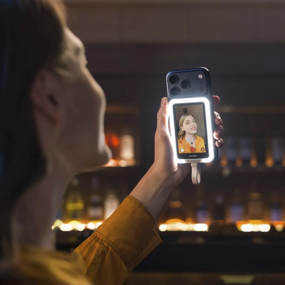 Insta360 Snap Selfie Screen with Light | Park Cameras